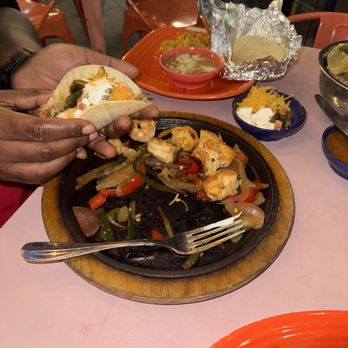Uno Mas - Shrimp Fajitas - Tex-Mex Near Me - Dallas, Texas Uno Mas - Shrimp Fajitas - Tex-Mex Near Me - Dallas, Texas