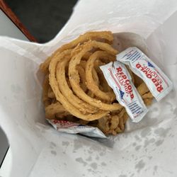 Cremeland Drive In - If onion rings make your soul happy, then visit!