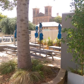 Sir John Franklin Hotel - Beer Garden - Restaurants Near Me - Kapunda, SA