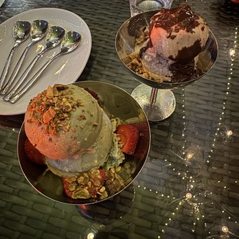 Behind The Bookstore - Hazelnut & Pistachio Ice Cream - Coffee & Tea Near Me - Edgartown, Massachusetts