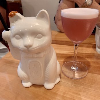 Fete - The Spicy Kitty and the Clover Club cocktails - New American Near Me - Honolulu, Hawaii