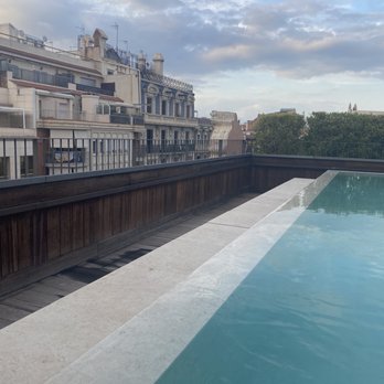 The Corner Hotel - Pool - Hotels Near Me - Barcelona, B The Corner Hotel - Pool - Hotels Near Me - Barcelona, B