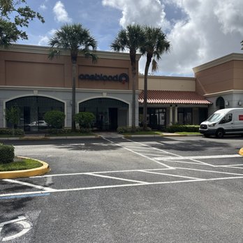 OneBlood Delray Beach Donor Center - Blood & Plasma Donation Centers Near Me - Delray Beach, Florida