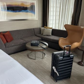 Hyatt Centric Chicago Magnificent Mile - Hotels Near Me - Chicago, Illinois