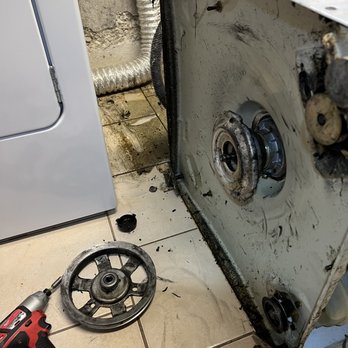 Vesta Appliance Repair - replacing clutch and brake on commercial washer - Appliances & Repair Near Me Vesta Appliance Repair - replacing clutch and brake on commercial washer - Appliances & Repair Near Me