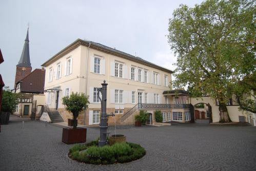 Ketschauer Hof by null