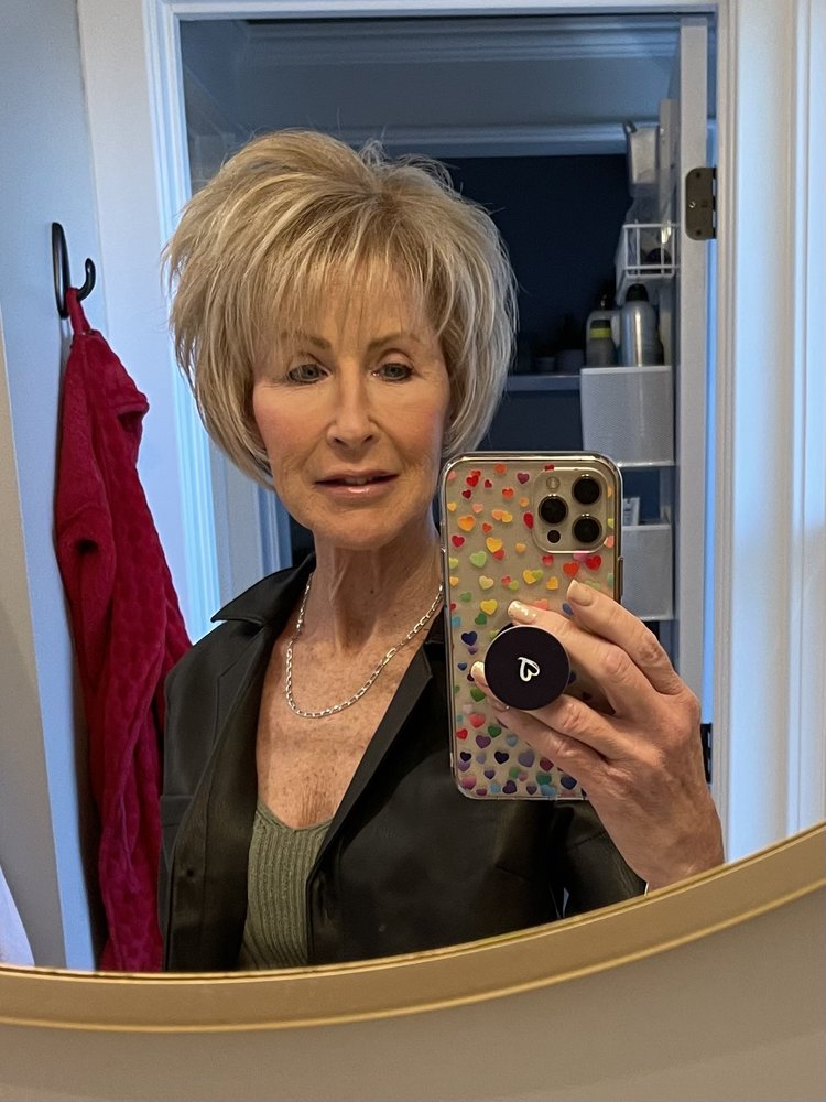 Session, A Hollie Haskins Salon Logo