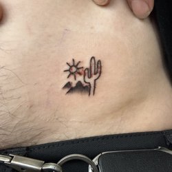 Big Deluxe Tattoo - Cactus, sun and mountains