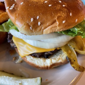 Junction Restaurant - Green chili cheese burger close up - American Near Me - Chinle, Arizona
