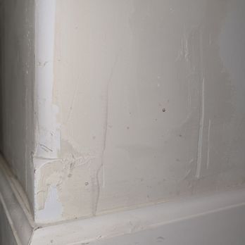 Cutting Edge Construction & Remodeling - This is "finished" mudding for the rounded corners/baseboards. - General Contractors Near Me - Hutchinson, Kansas