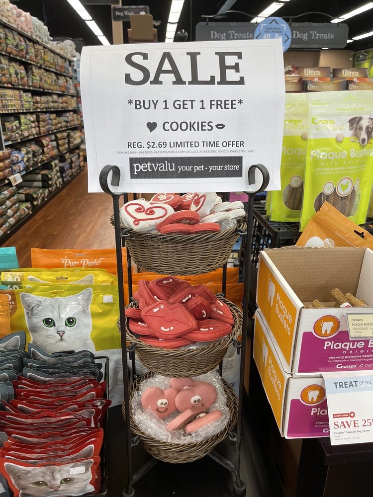 PET VALU Updated October 2024 17 Photos & 12 Reviews 3987 Highway 7, Markham, Ontario