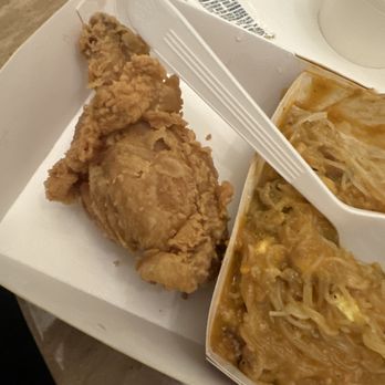 Jollibee - Fast Food Near Me - Los Angeles, California