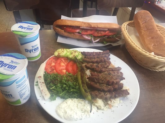 Izmir Köftecisi (Konak-Grill) by null