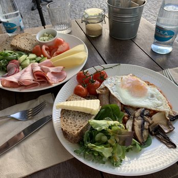 Kavárna Zanzibar - English and Czech breakfast - Cocktail Bars Near Me - Prague, Puerto Rico