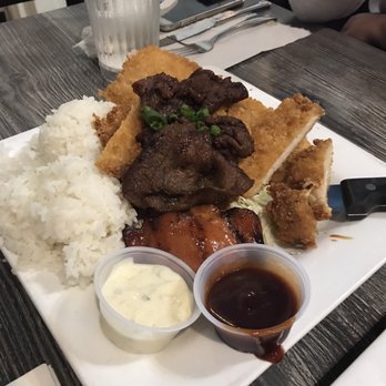 Da Kitchen Maui - Mixed plate - Hawaiian Near Me - Kihei, Hawaii