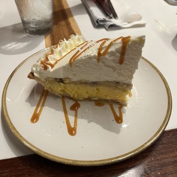 Monkeypod Kitchen - Banana Cream Pie - New American Near Me - Lahaina, Hawaii