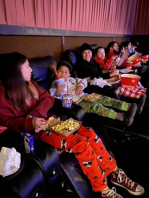 Cinemark Century North Hollywood and XD by null