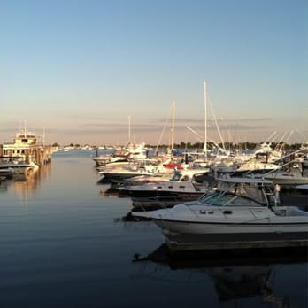 Marina Cafe - Harbor Sunset - Italian Near Me - Staten Island, New York