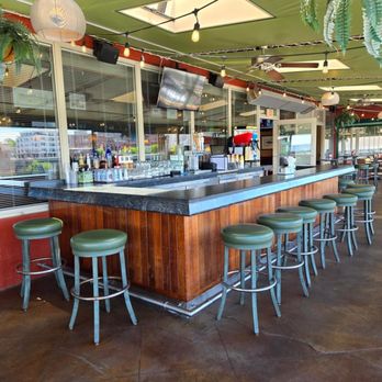 GS Steamers Bar & Grill - Outdoor bar. - Pubs Near Me - Oswego, New York