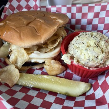 Lil Black Bear Cafe - Sandwiches Near Me - Pigeon Forge, Tennessee
