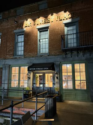 River Street Inn by null