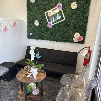 Blessed Nails & Spa - Waiting area - Nail Salons Near Me - Reno, Nevada