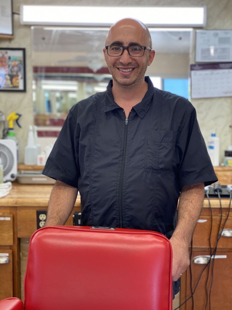 HAIR HOUSE BARBER SHOP Updated June 2024 26 Reviews 149 W Bobier