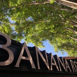 Banana Republic - Banana Republic signage - Shops at Town & Country
