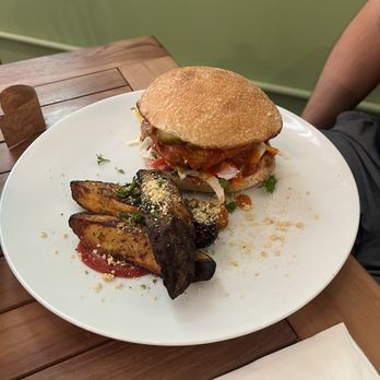 Seedz Cafe - Spicy Chicken Sandwich - Cafes Near Me - Saint Louis, Missouri