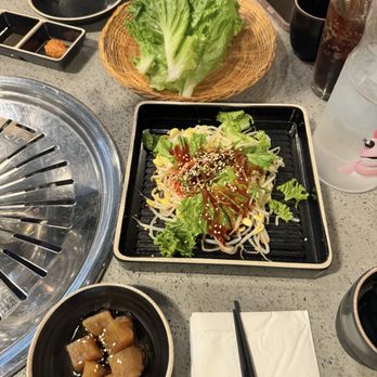 Goong KBBQ - Lettuce, salad and side dish. - Korean Near Me - Hillsboro, Oregon Goong KBBQ - Lettuce, salad and side dish. - Korean Near Me - Hillsboro, Oregon