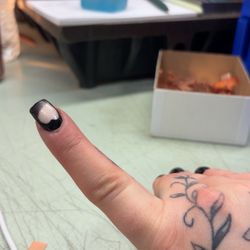 Middletown Nails - Second time my nail polish has peeled