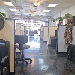 A Head of Time - Inside the salon