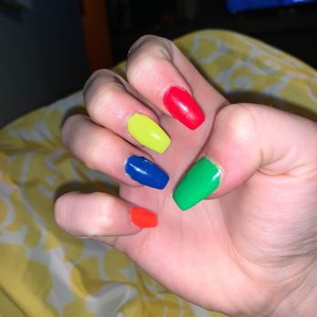 Davi Nails - bad nails. - Nail Salons Near Me - Richmond, Indiana