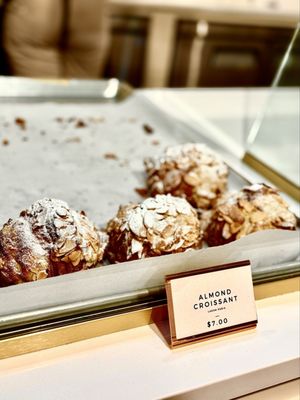 Lakon Paris Patisserie by null