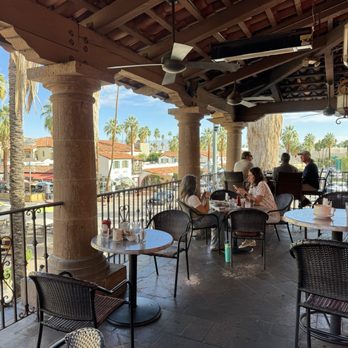 Wilma & Frieda's - Exterior / outdoor seating - Comfort Food Near Me - Palm Springs, California