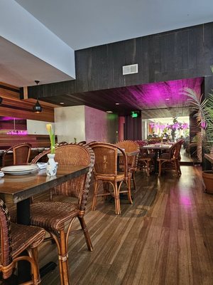 Basil Thai Restaurant & Bar by null