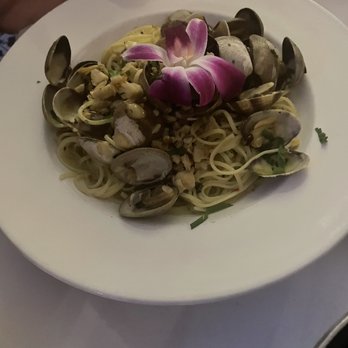 Baci Restaurante - Linguine alle Vongole - Italian Near Me - Staten Island, New York Baci Restaurante - Linguine alle Vongole - Italian Near Me - Staten Island, New York