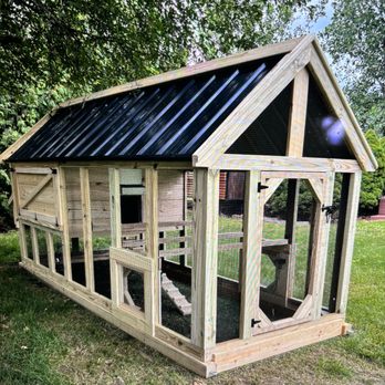 Williams Creek Workshop - Chicken coop - Carpenters Near Me - Ligonier, Indiana Williams Creek Workshop - Chicken coop - Carpenters Near Me - Ligonier, Indiana