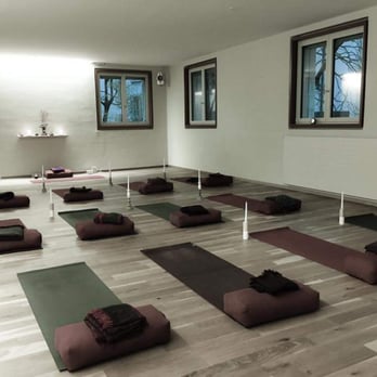 Sanapurna - Yoga Near Me - Zürich, ZH