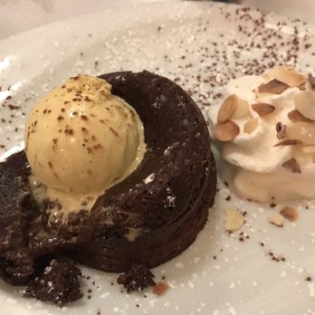 Le Bistro du Boucher - Moelleux Au Chocolate, Glacé Vanille - French Near Me - Versailles, 78 Le Bistro du Boucher - Moelleux Au Chocolate, Glacé Vanille - French Near Me - Versailles, 78