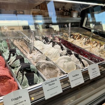 Bacio di Latte - Ice Cream & Frozen Yogurt Near Me - Etiwanda, California