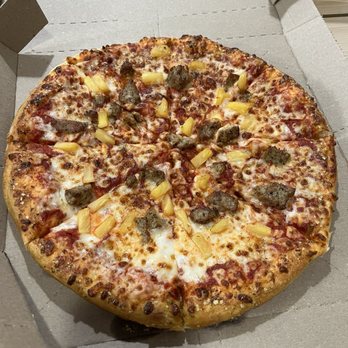 Pizza Hut - Sausage and pineapple - Pizza Near Me - Fairfax Station, Virginia Pizza Hut - Sausage and pineapple - Pizza Near Me - Fairfax Station, Virginia