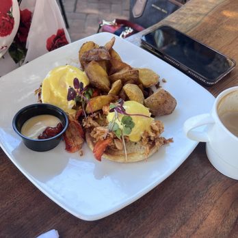 Cafe on 27 - Lobster Benedict - Breakfast & Brunch Near Me - Topanga, California