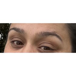 Eyebrow Threading by Saleema - Natural eyebrows with nothing done