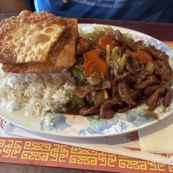 Chef Lee's Mandarin House II - Cassandra's Sezchuan Beef Rice Plate. - Chinese Near Me - Salinas, California Chef Lee's Mandarin House II - Cassandra's Sezchuan Beef Rice Plate. - Chinese Near Me - Salinas, California