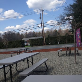 Sterling Ice Cream Bar - Ice Cream & Frozen Yogurt Near Me - Sterling, Massachusetts