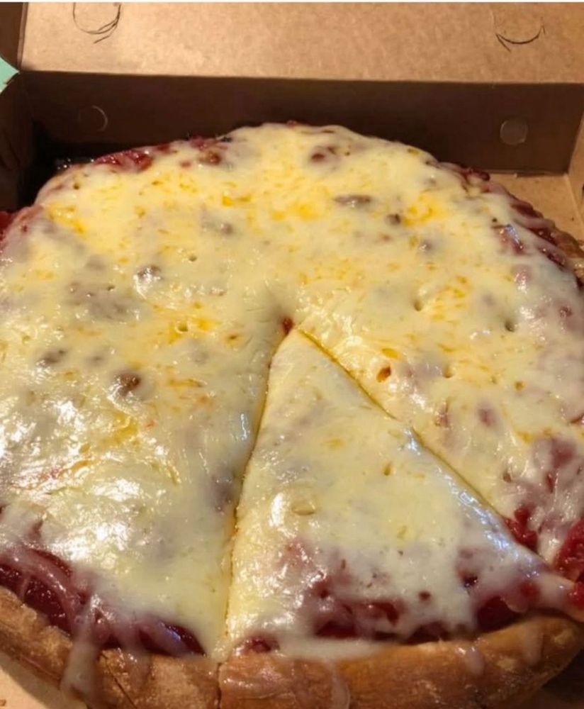 Mary's Pizza Logo