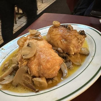 Dominick's Restaurant - Italian Near Me - Bronx, New York