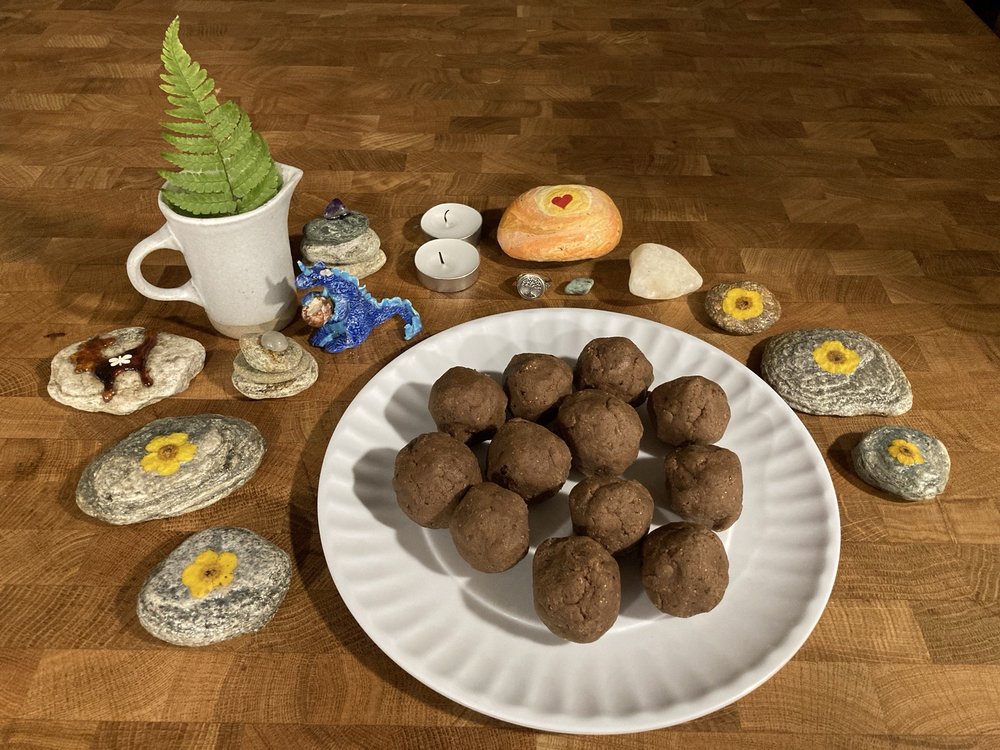 Root to Rise Wellness Bar Logo