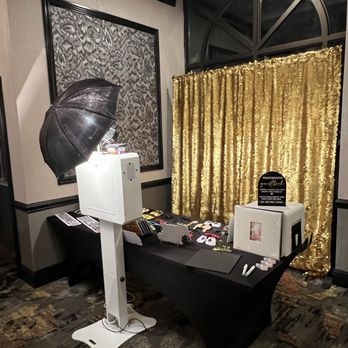 Flashing Lights Photo Booth - Photo Booth Rentals Near Me - Bronxville, New York Flashing Lights Photo Booth - Photo Booth Rentals Near Me - Bronxville, New York